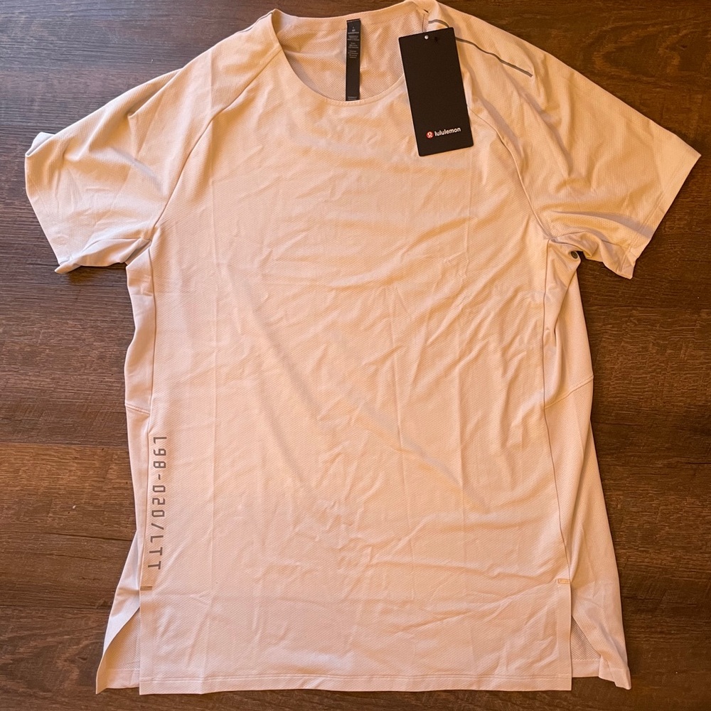 LuLuLemon PulseMotivation Short Sleeve Shirt